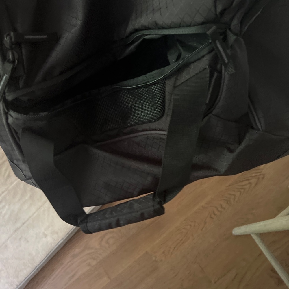 NWT  Lexus duffle bag - Picture 3 of 5